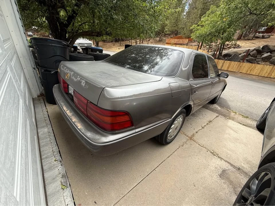 1990 Lexus LS 1st Gen - Image 2 of 4