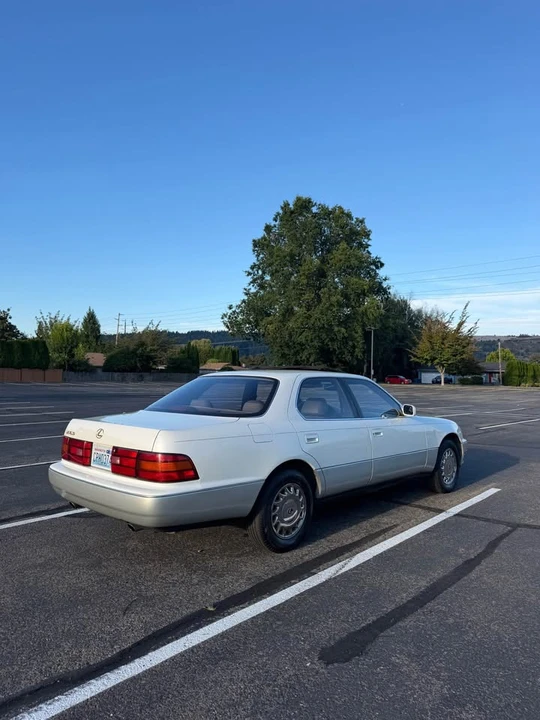 1990 Lexus LS 1st Gen - Image 4 of 9