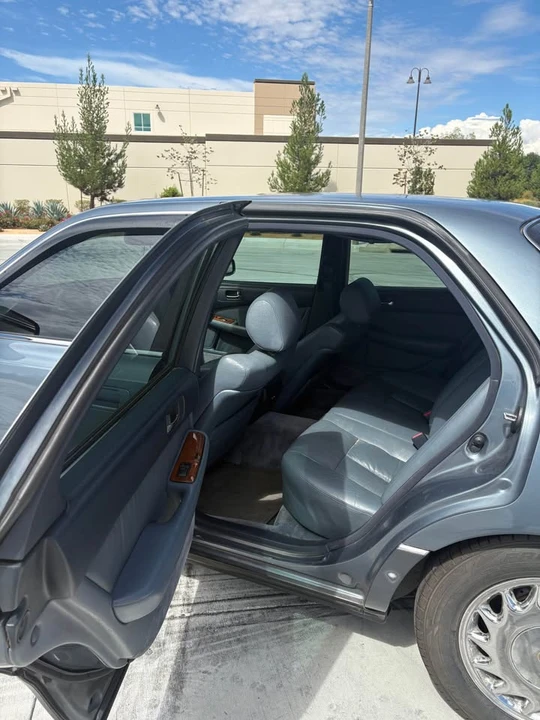 1990 Lexus LS 1st Gen - Image 13 of 20