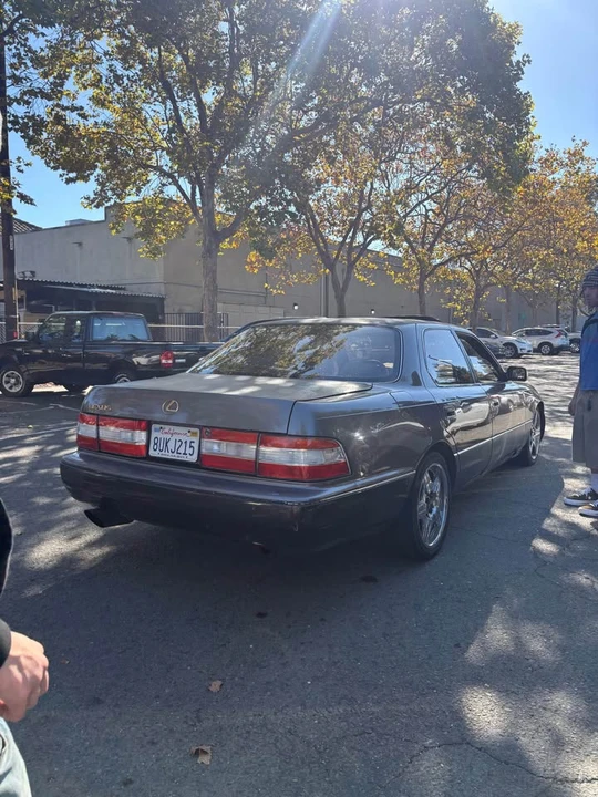 1990 Lexus LS 1st Gen - Image 9 of 11