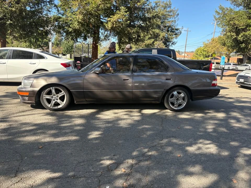 1990 Lexus LS 1st Gen - Image 8 of 11