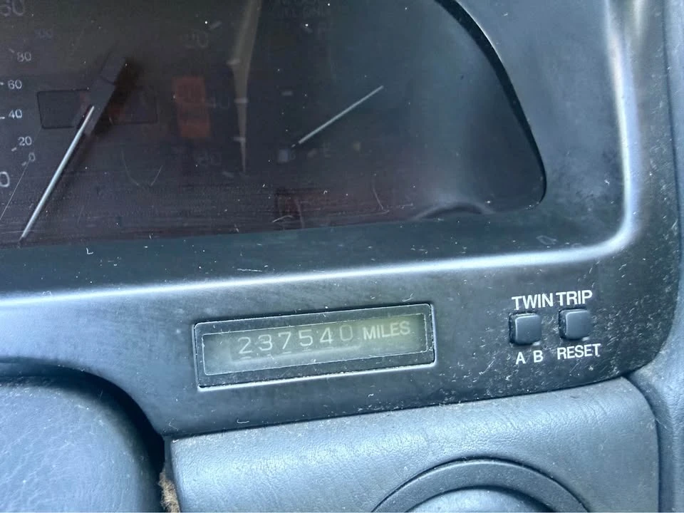 1990 Lexus LS 1st Gen - Image 7 of 11