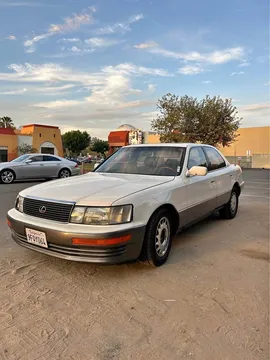 1990 Lexus LS 400