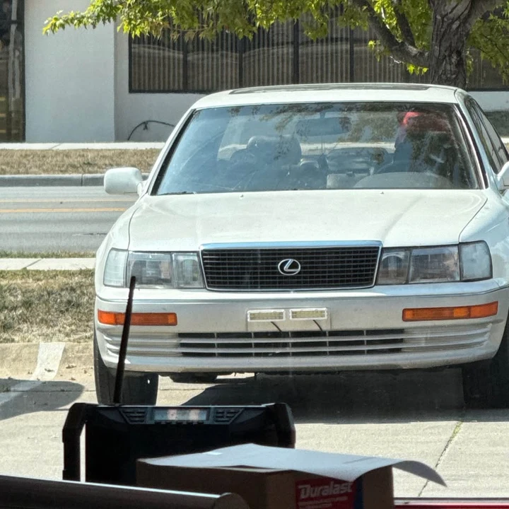 1990 Lexus LS 1st Gen - Image 10 of 10