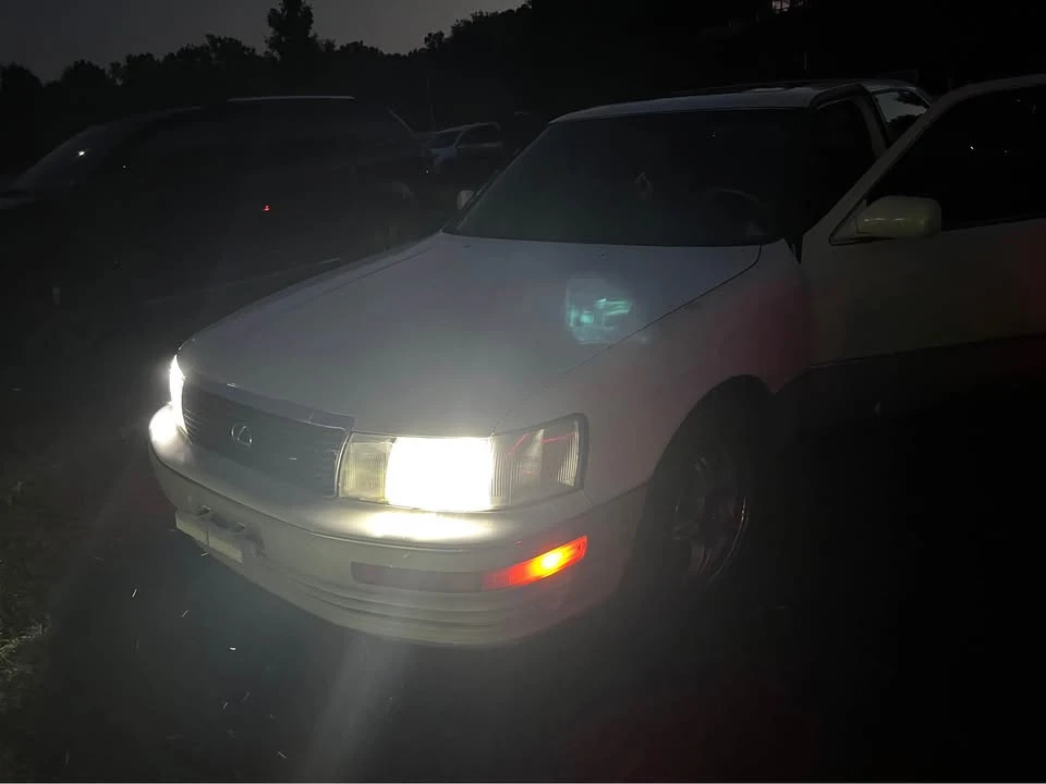 1990 Lexus LS 1st Gen - Image 9 of 10