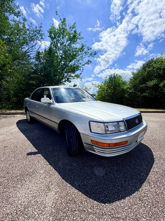 1990 Lexus LS 1st Gen - Image 8 of 15