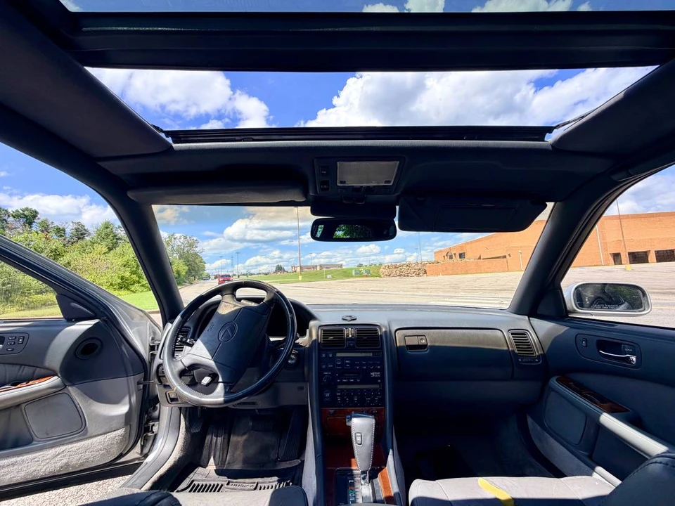 1990 Lexus LS 1st Gen - Image 2 of 15