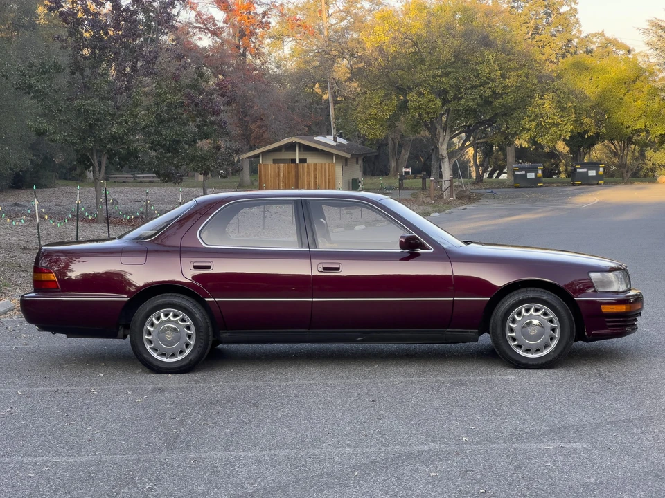 1990 Lexus LS 1st Gen - Image 18 of 31