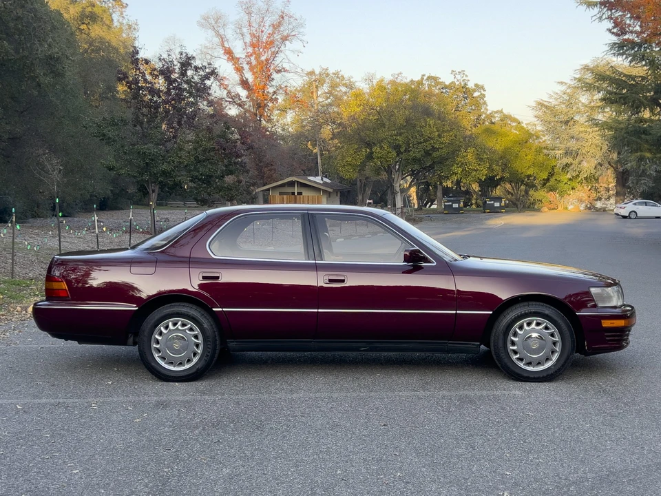 1990 Lexus LS 1st Gen - Image 22 of 31