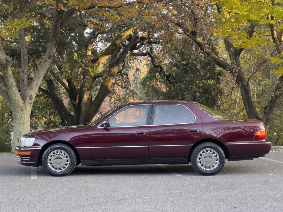 1990 Lexus LS 1st Gen - Image 9 of 31