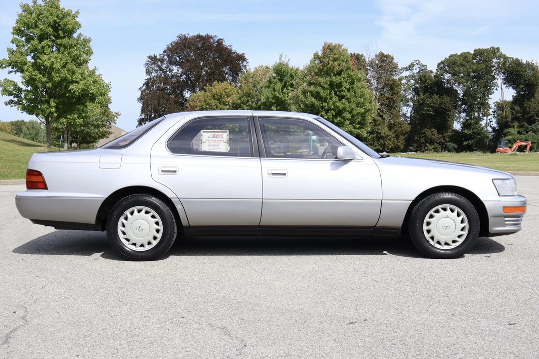 1990 Lexus LS 1st Gen - Image 12 of 31
