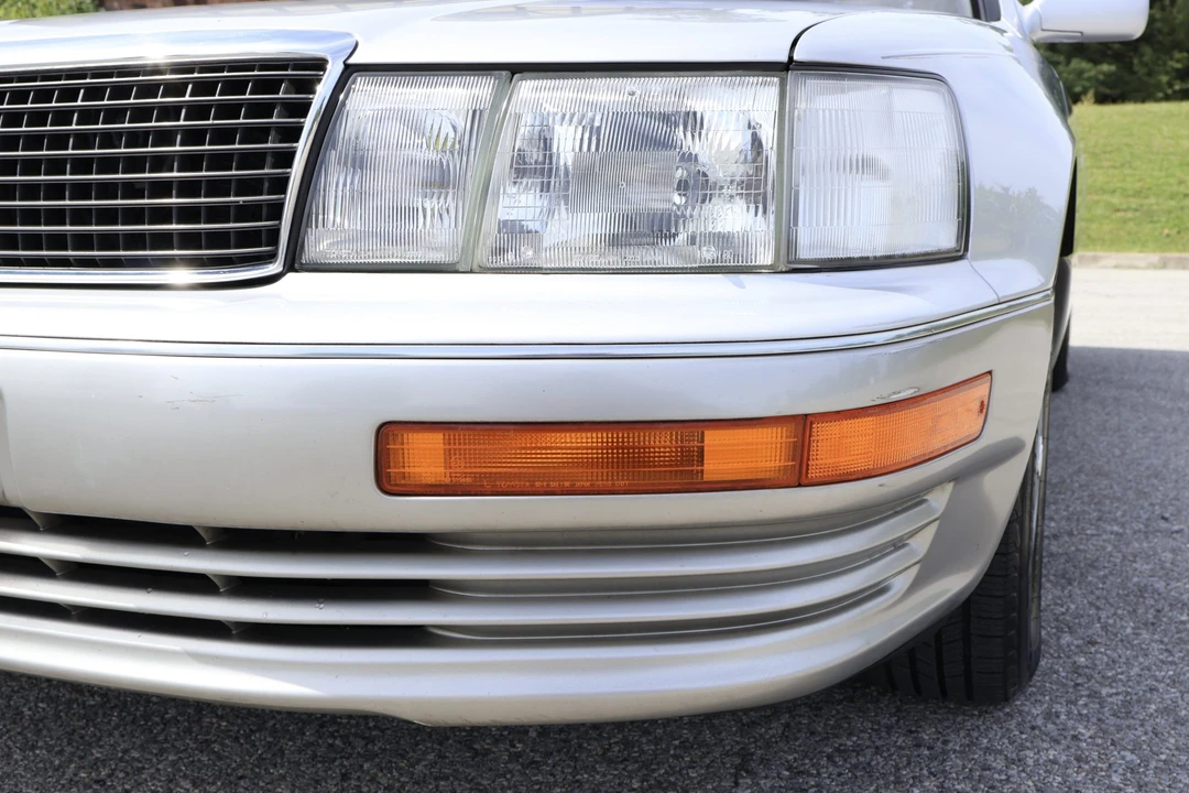1990 Lexus LS 1st Gen - Image 22 of 31