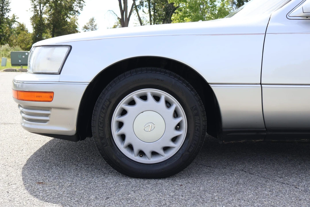 1990 Lexus LS 1st Gen - Image 26 of 31