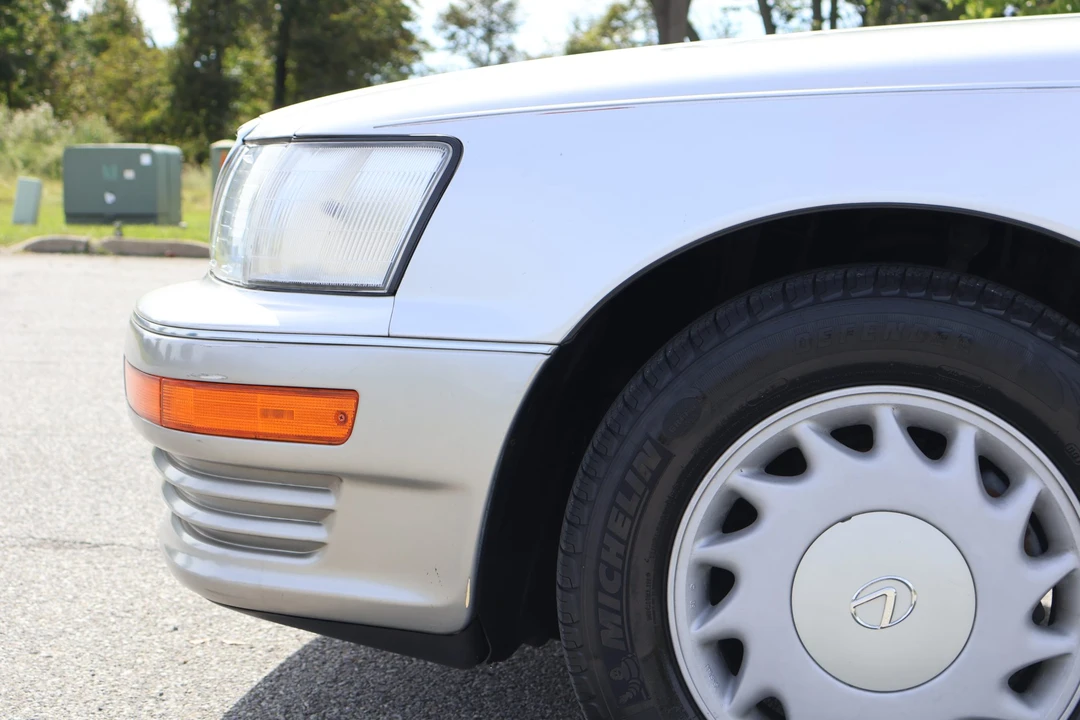 1990 Lexus LS 1st Gen - Image 27 of 31