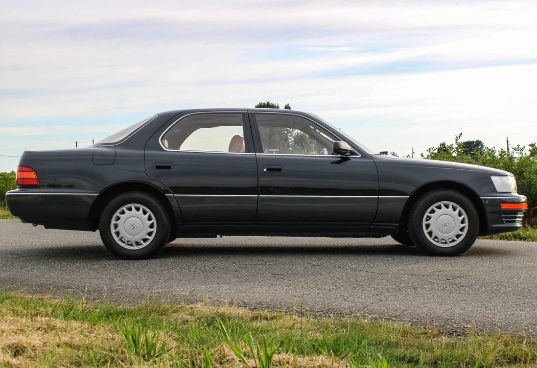 1990 Lexus LS 1st Gen - Image 21 of 31