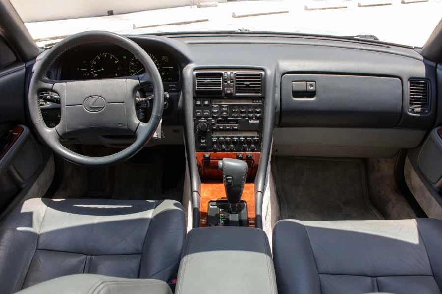 1990 Lexus LS 1st Gen - Image 18 of 31
