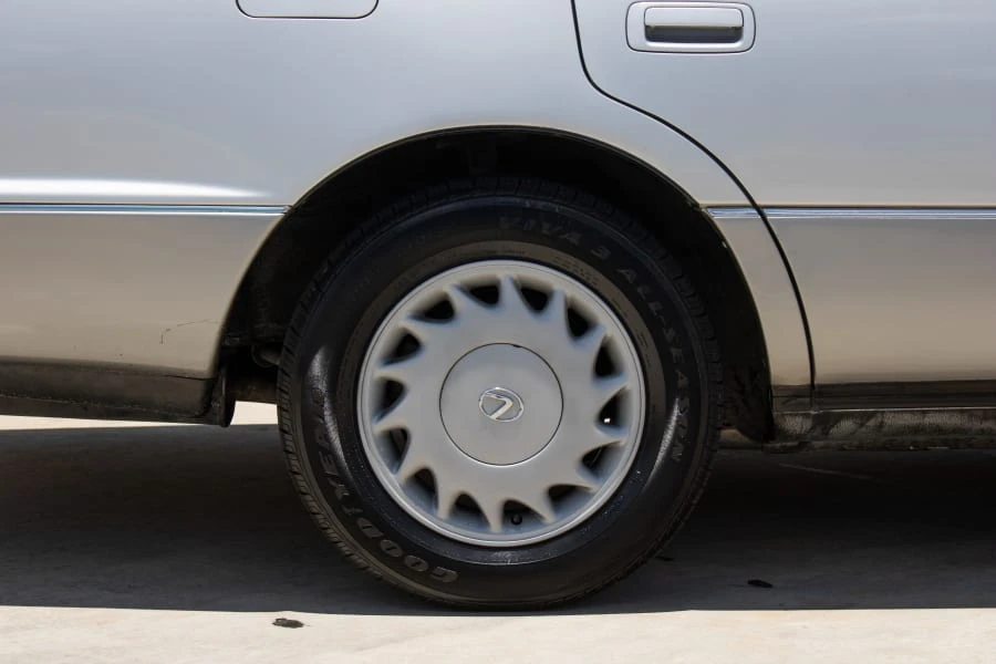 1990 Lexus LS 1st Gen - Image 15 of 31