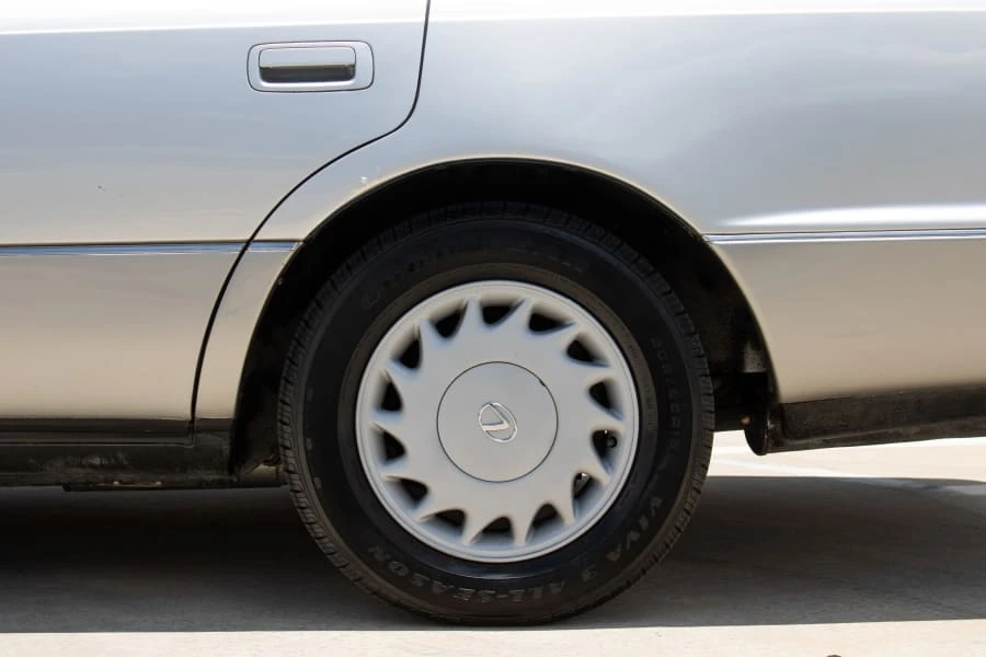 1990 Lexus LS 1st Gen - Image 13 of 31