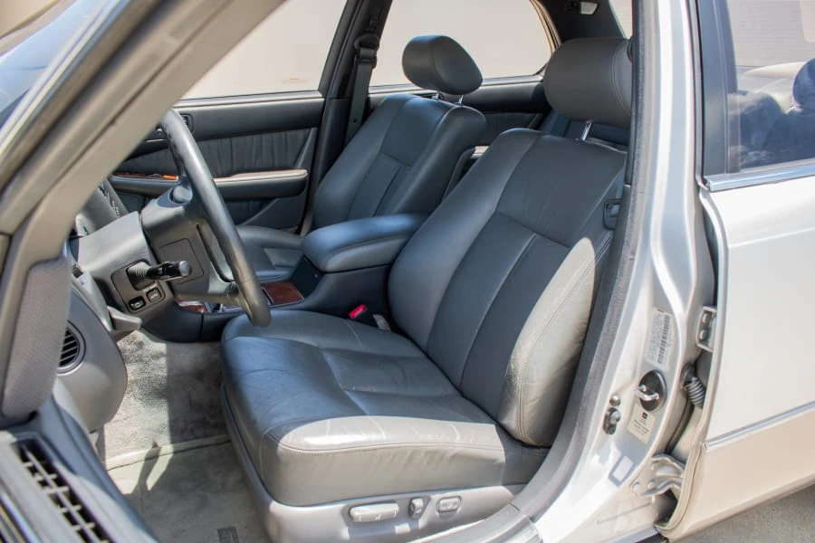 1990 Lexus LS 1st Gen - Image 16 of 31
