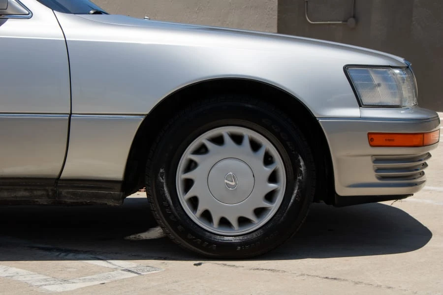 1990 Lexus LS 1st Gen - Image 14 of 31