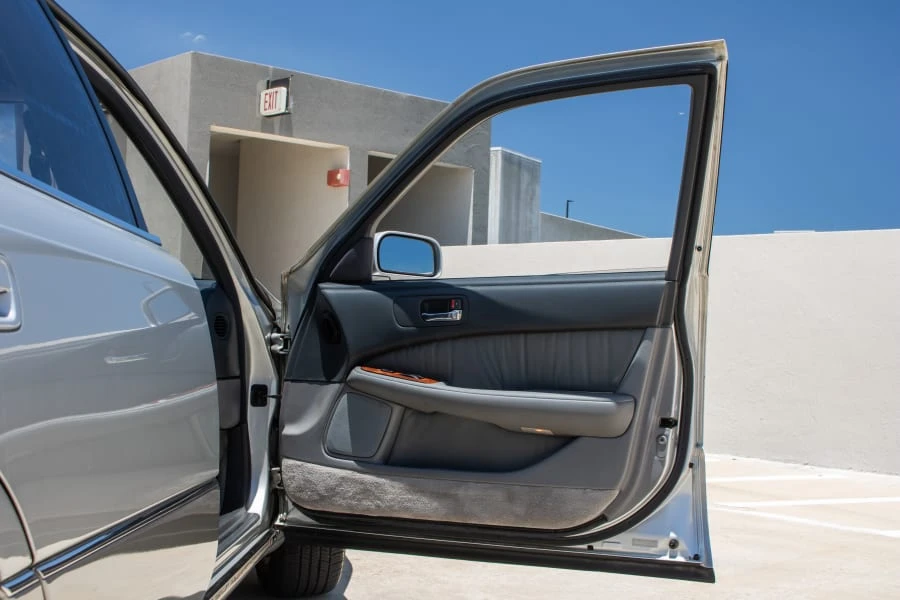 1990 Lexus LS 1st Gen - Image 28 of 31