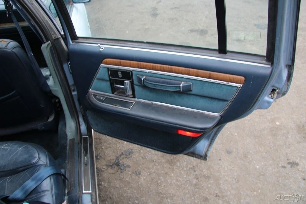 1990 Lincoln Continental 8th Gen - Image 20 of 21