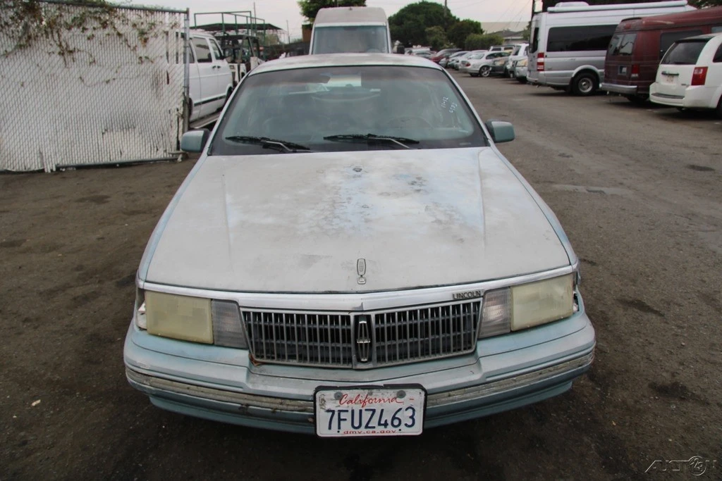 1990 Lincoln Continental 8th Gen - Image 9 of 21