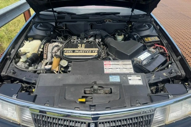 1990 Lincoln Continental 8th Gen - Image 6 of 8