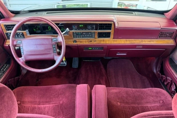 1990 Lincoln Continental 8th Gen - Image 5 of 8