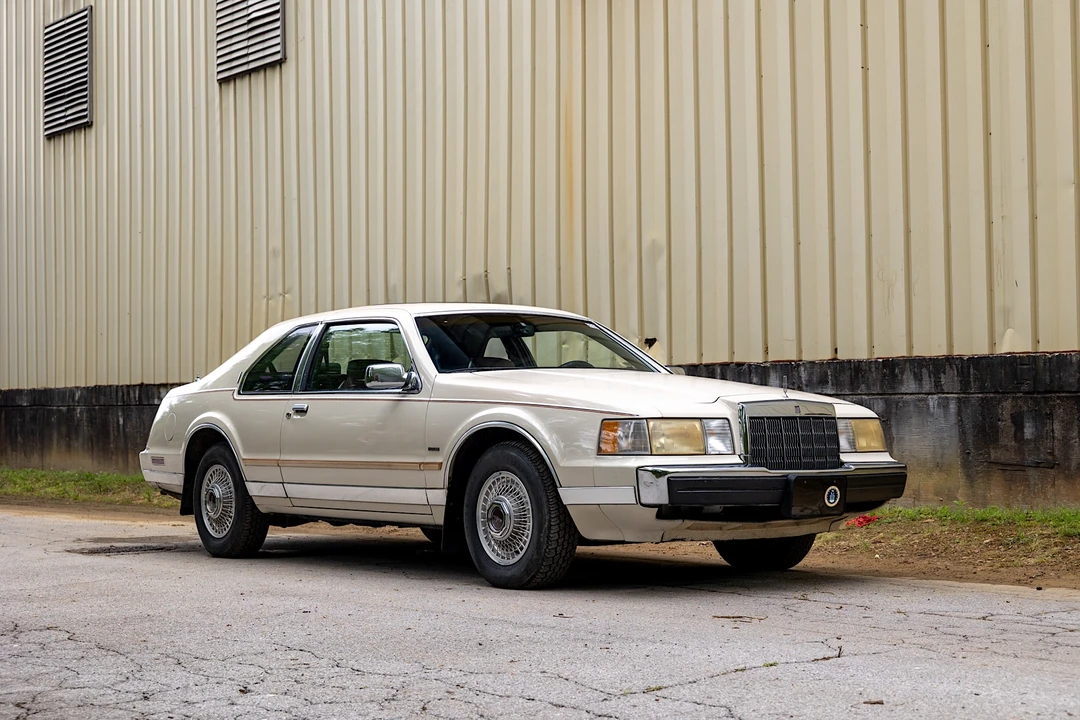 1990 Lincoln Continental Mark VII - Image 3 of 31