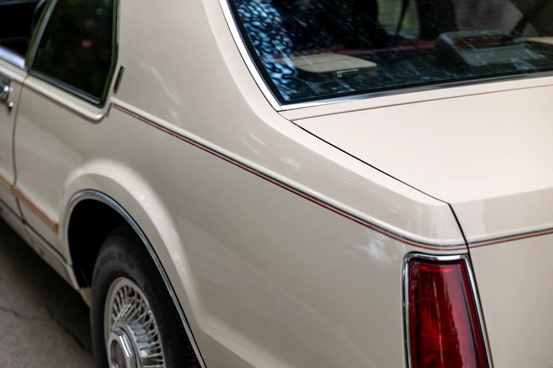 1990 Lincoln Continental Mark VII - Image 28 of 31