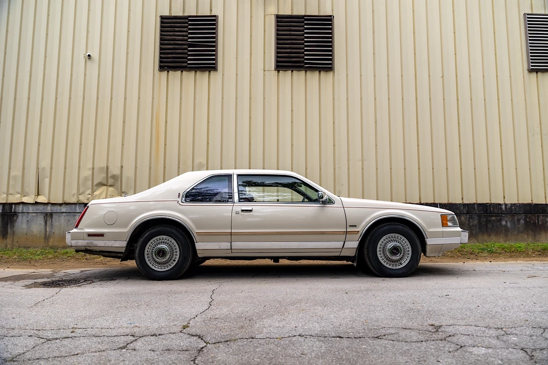 1990 Lincoln Continental Mark VII - Image 6 of 31