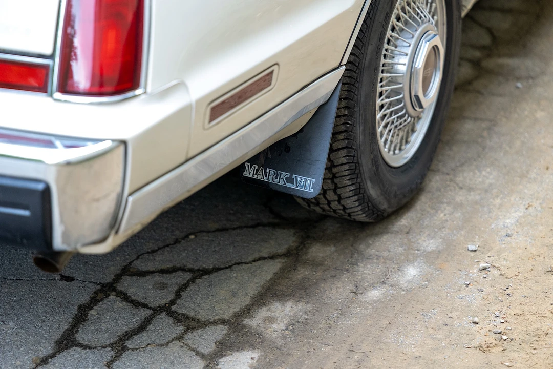 1990 Lincoln Continental Mark VII - Image 24 of 31