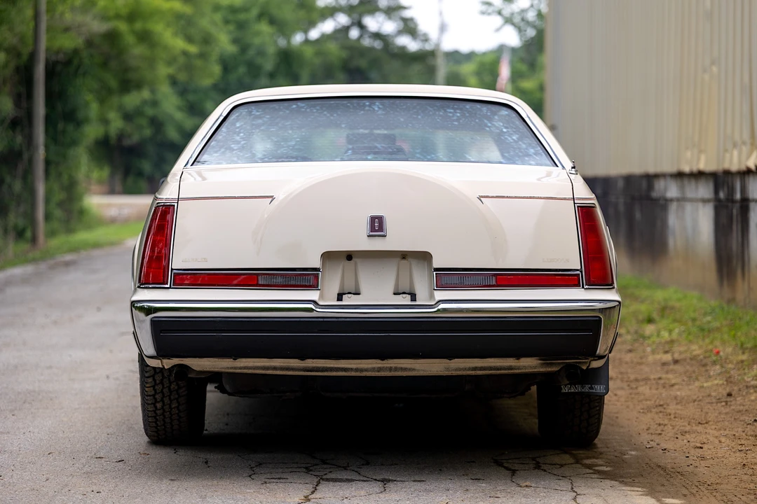 1990 Lincoln Continental Mark VII - Image 10 of 31