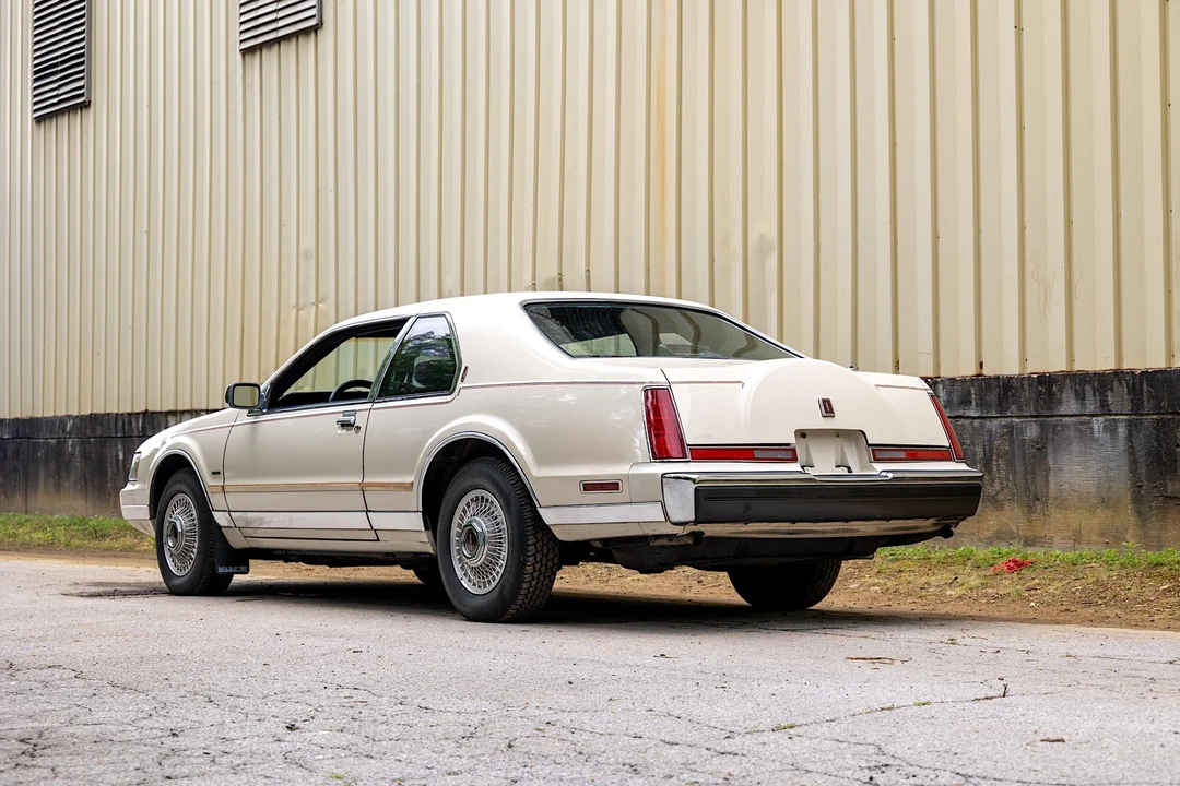 1990 Lincoln Continental Mark VII - Image 7 of 31