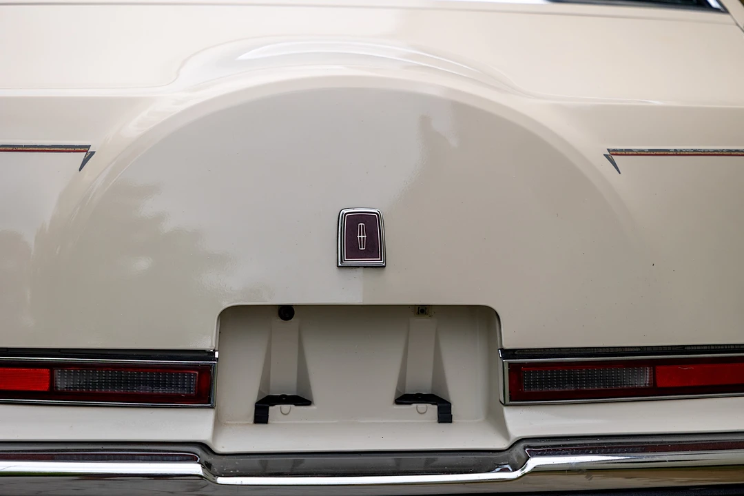 1990 Lincoln Continental Mark VII - Image 31 of 31