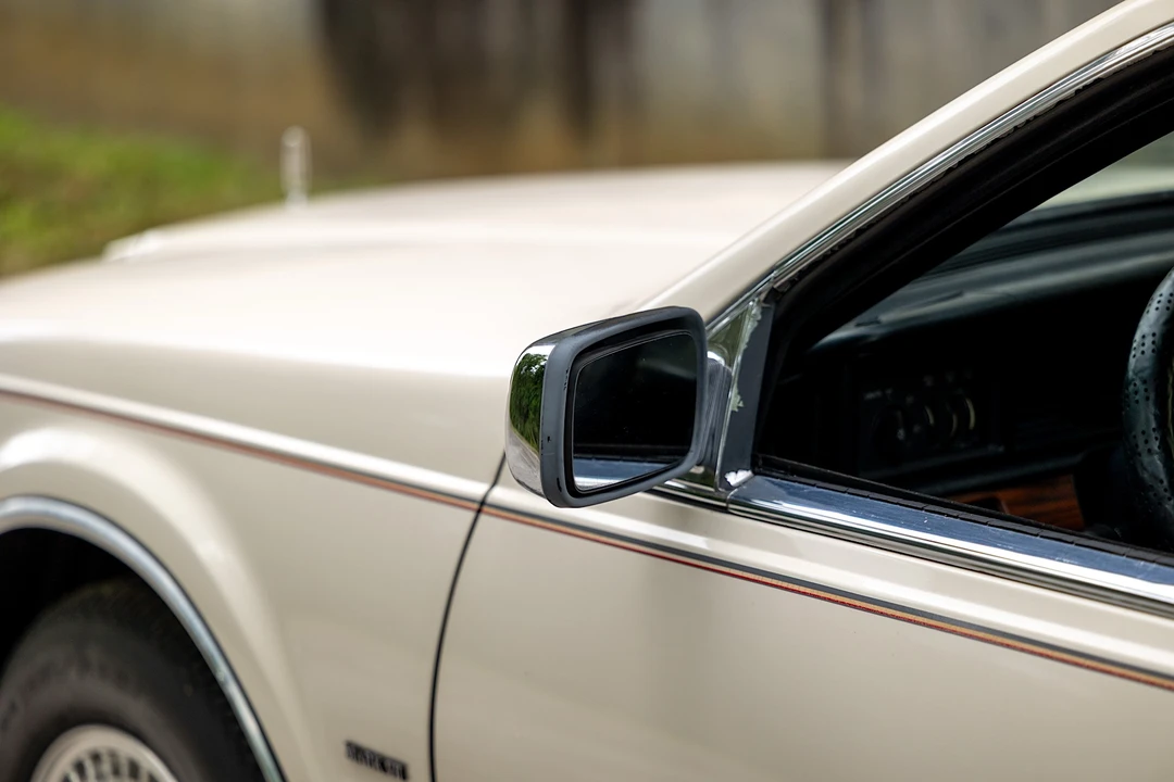1990 Lincoln Continental Mark VII - Image 18 of 31