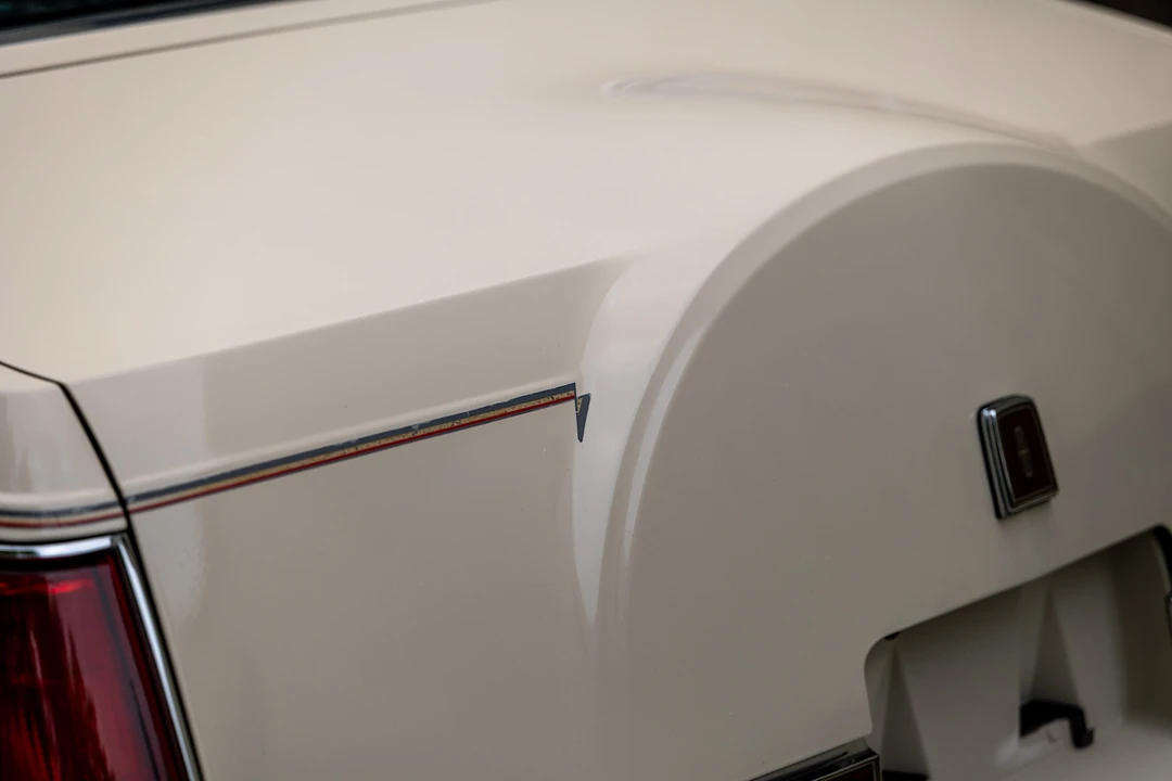 1990 Lincoln Continental Mark VII - Image 25 of 31