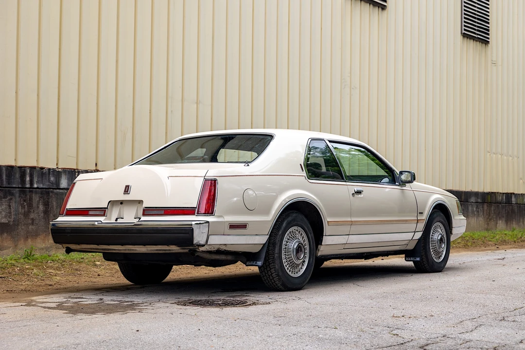 1990 Lincoln Continental Mark VII - Image 5 of 31
