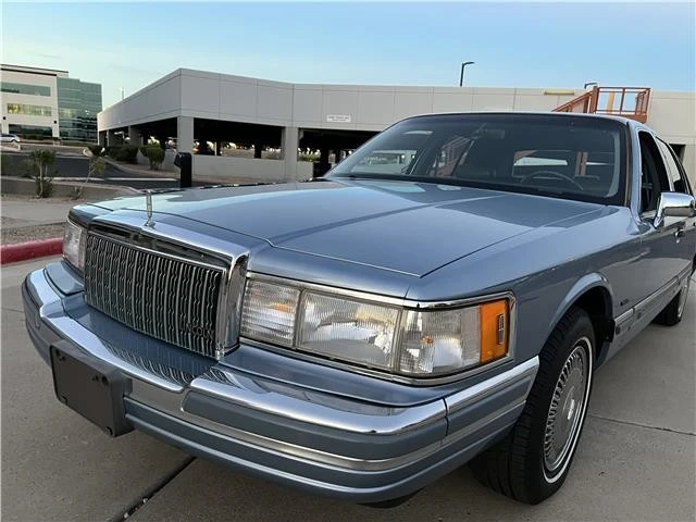 1990 Lincoln Town Car - Image 5 of 12