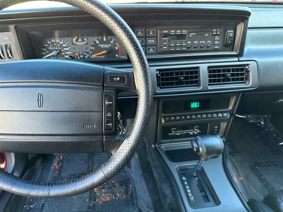 1990 Lincoln Continental Mark VII - Image 11 of 15