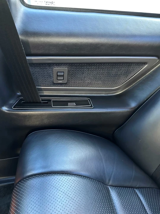 1990 Lincoln Continental Mark VII - Image 9 of 15