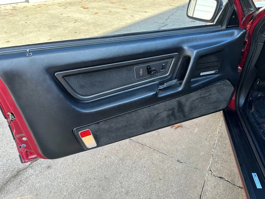 1990 Lincoln Continental Mark VII - Image 14 of 15