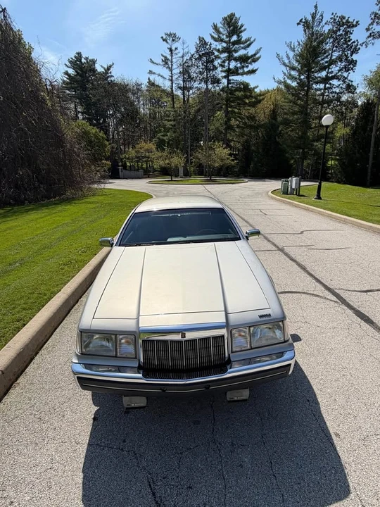 1990 Lincoln Continental Mark VII - Image 4 of 14