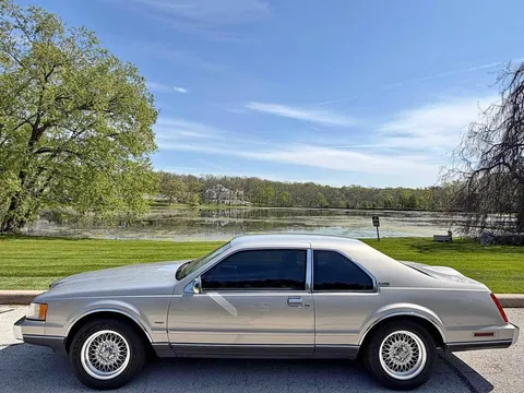 1990 Lincoln Continental Mark VII LSC Sedan 2D