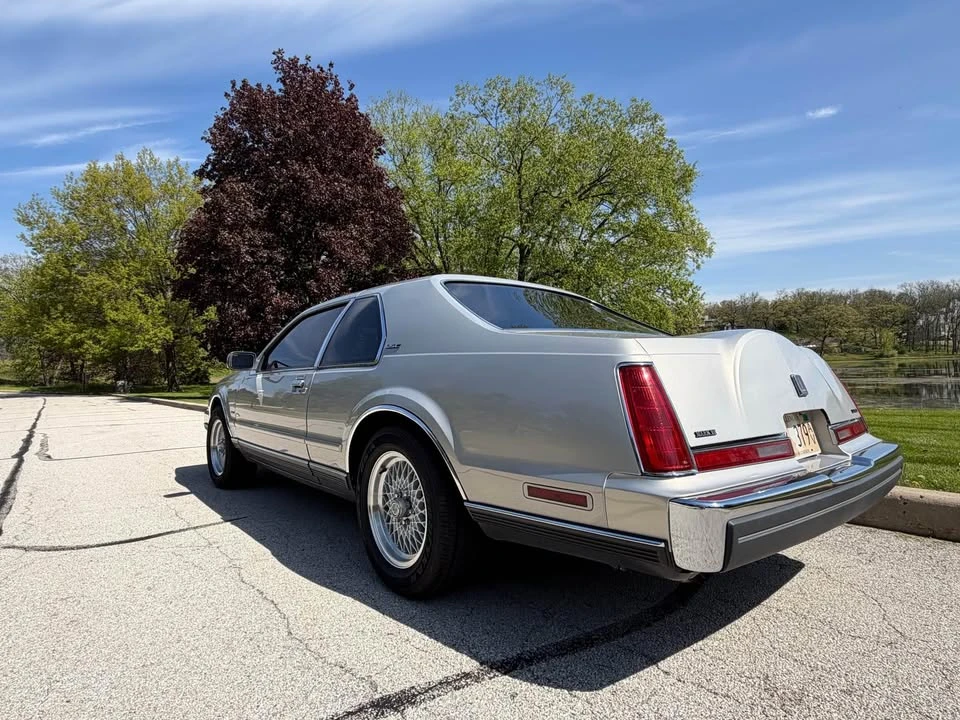 1990 Lincoln Continental Mark VII - Image 2 of 14