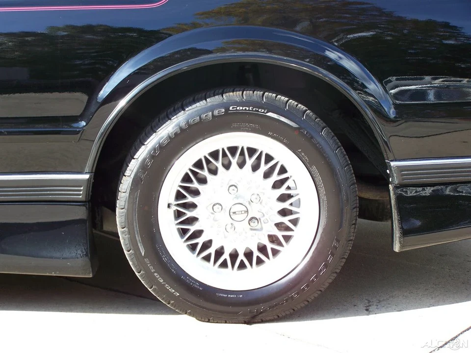 1990 Lincoln Continental Mark VII - Image 15 of 21