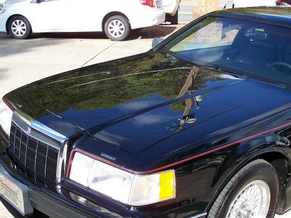 1990 Lincoln Continental Mark VII - Image 20 of 21