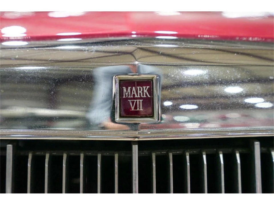 1990 Lincoln Continental Mark VII - Image 21 of 31