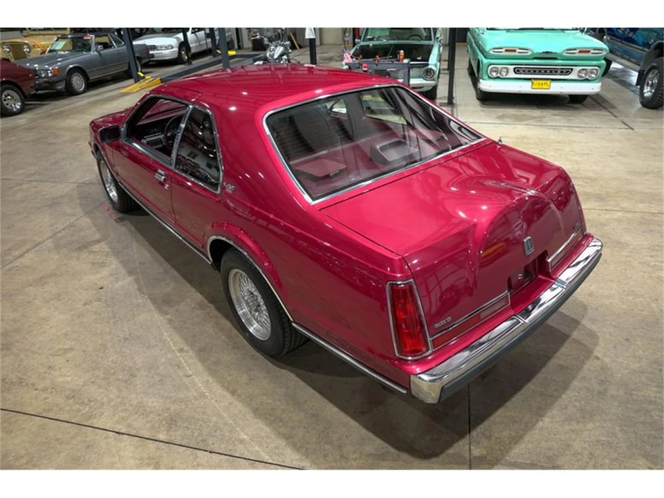 1990 Lincoln Continental Mark VII - Image 16 of 31